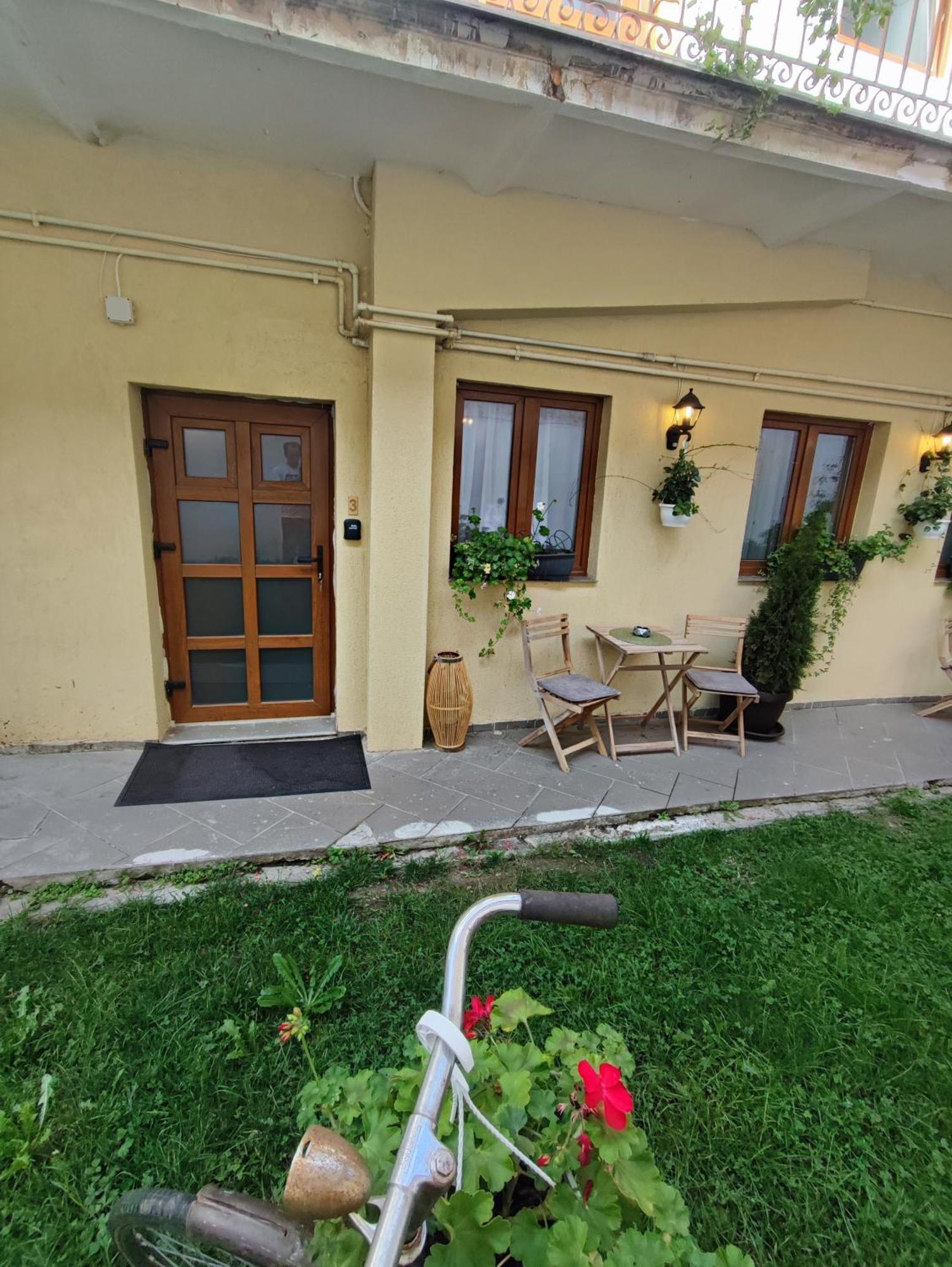 בראשוב Central Garden Apartments מראה חיצוני תמונה